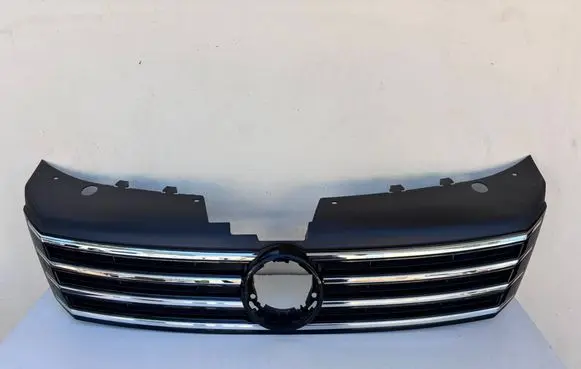 Volkswagen PASSAT B7 Front bumper upper radiator grill 3AA853651