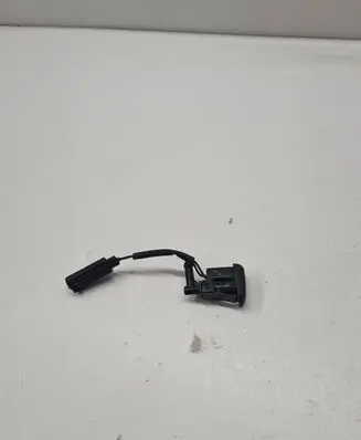 BMW X3 E83 Windshield washer spray nozzle 7110851 6166