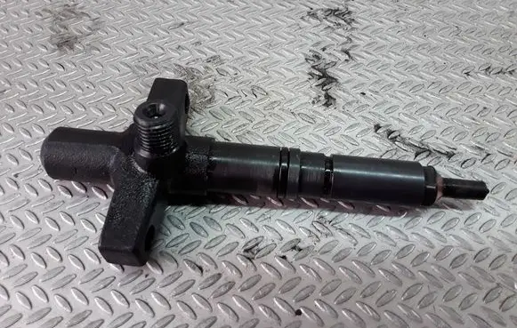 Mitsubishi Pajero Fuel injector 484410