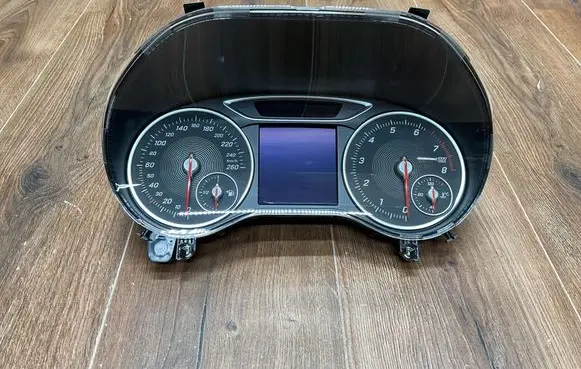 Mercedes-Benz A W176 Speedometer (instrument cluster) A1769009603