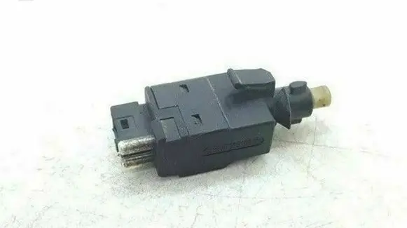 Mercedes-Benz E W210 Brake pedal sensor switch 0015450109