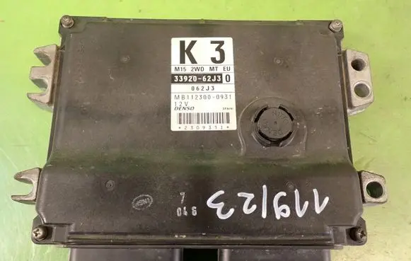 Suzuki Swift I Engine control unit/module ECU 33920-62J3