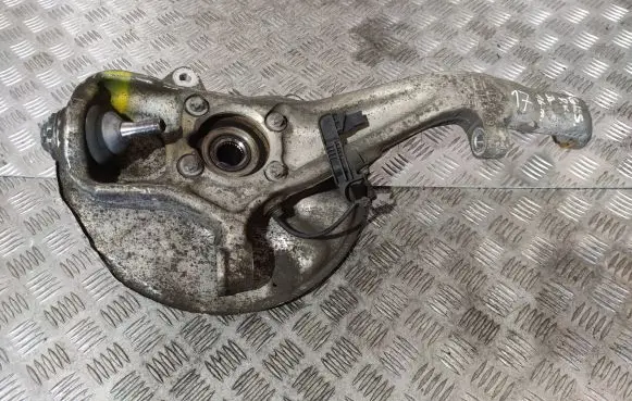Mercedes-Benz GLS X166 Front wheel hub 16609