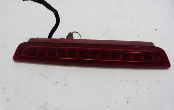 KIA Carnival Third/center stoplight