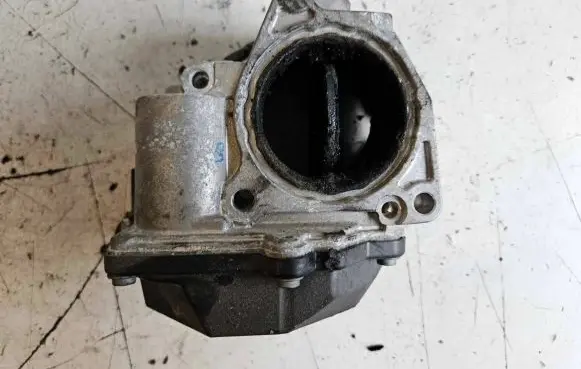 Volkswagen Golf V Throttle valve 03G128063GV100 A2C53249826