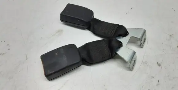 Ford Fiesta Middle seatbelt buckle (rear) 