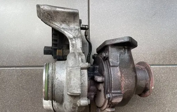 BMW 1 E81 E87 Turbo 800594C