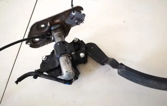 Nissan Murano Z50 Accelerator throttle pedal 04320d20g 18002-ca100