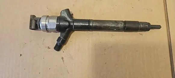 Toyota Avensis T250 Fuel injector 236700R020 01H22947