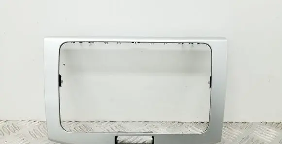 Radio/GPS head unit trim