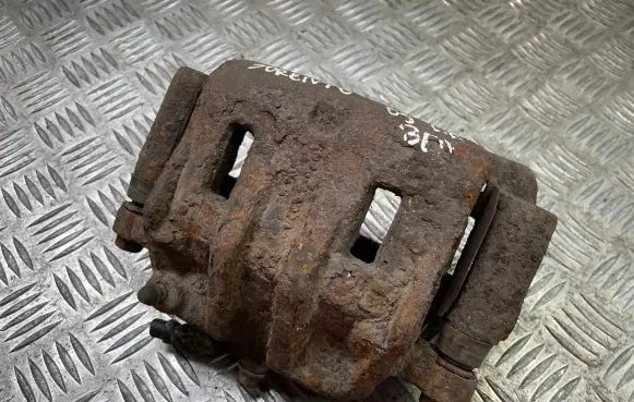 KIA Sorento Front brake caliper
