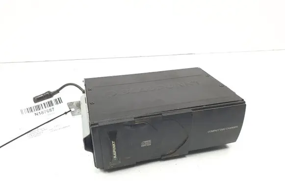 Lancia Ypsilon CD/DVD changer 7607700018