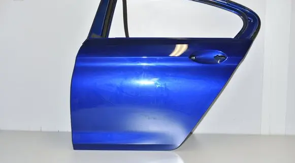 BMW M5 F90 Rear door