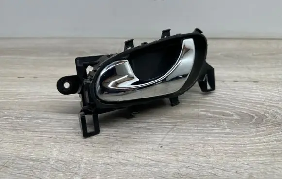 Nissan X-Trail T32 Front door interior handle