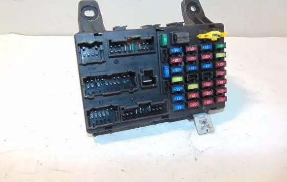 Hyundai Getz Fuse module 911981C020