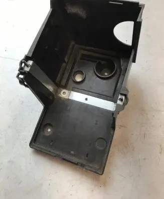 Battery box tray