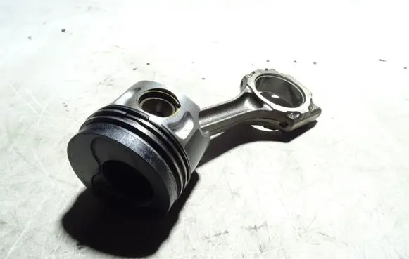 Alfa Romeo 147 Piston with connecting rod 33FB HAZ2701 BHS