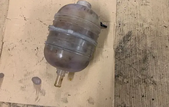 Peugeot 206 Coolant expansion tank/reservoir 9647777280