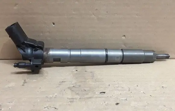 Audi A6 S6 C6 4F Fuel injector 059130277AJ 0445115054