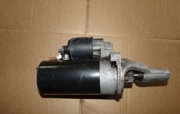Volkswagen PASSAT B5.5 Starter motor