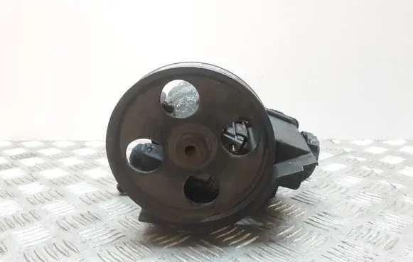 Peugeot 206 Power steering pump 9636868880