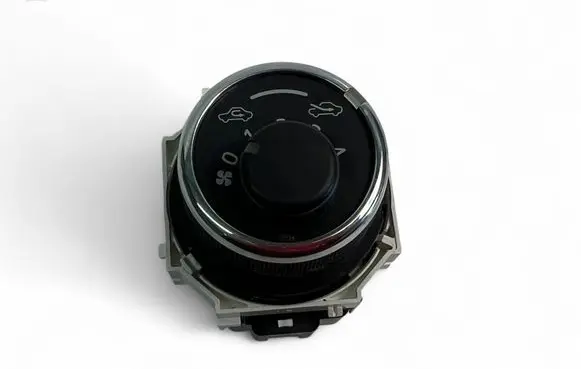 Toyota Yaris Interior fan control switch 75F240