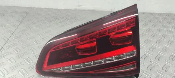Volkswagen Golf VII Tailgate rear/tail lights 5G0945308G