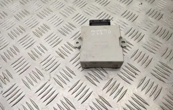 Toyota Avensis T250 Window wiper relay 150696