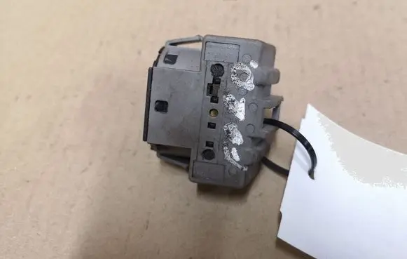 Ford Focus Ignition lock contact 98AB11572