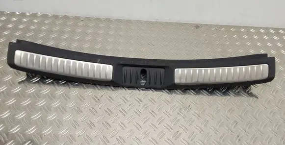 Toyota Avensis T270 Trunk/boot sill cover protection 5838705110 6942205010