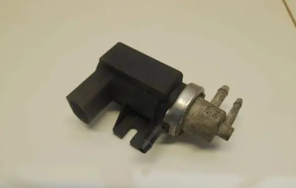 Volkswagen PASSAT B5 Turbo solenoid valve 1j0906627a