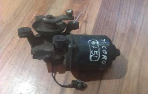 Toyota Corolla E90 Wiper motor 8511012390