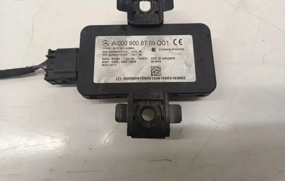 Mercedes-Benz E W213 Tire pressure control unit A0009008709
