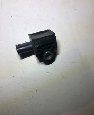 Chrysler Pacifica Airbag deployment crash/impact sensor 68185746AA 53312250