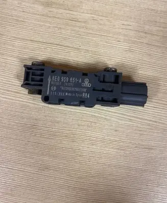 Audi A4 S4 B7 8E 8H Airbag deployment crash/impact sensor 8E0959651A