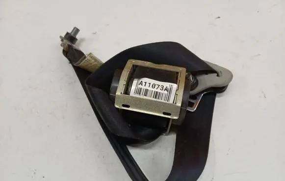 Mazda 3 I Front seatbelt 0433015