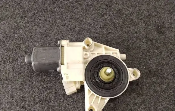 Mercedes-Benz C W204 Rear door window regulator motor A2048200642 961108100