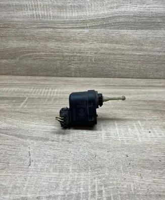 Audi A4 S4 B5 8D Headlight level adjustment motor 6K5941295