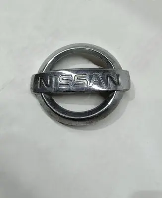 Nissan Terrano Manufacturer badge logo/emblem 628902X800