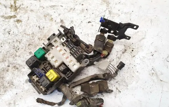 Mazda Xedos 9 Fuse box set 71542385