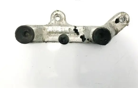 Mercedes-Benz ML W164 Engine mounting bracket