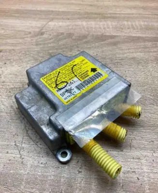 Mitsubishi Lancer Airbag control unit/module MN141261