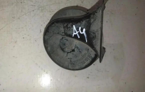 Audi A4 S4 B5 8D Horn signal 0092018