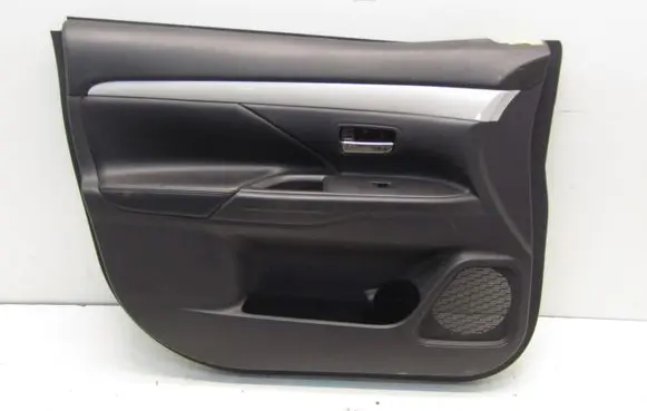 Mitsubishi Outlander Front door card panel trim 125826