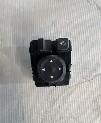 Hyundai i20 (BC3 BI3) Wing mirror switch 93530BV010