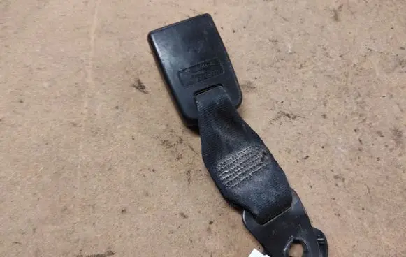 Ford Focus C-MAX Rear seatbelt buckle 3M51R60044AD 012800Z 060227