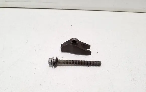 Dodge Nitro Fuel Injector clamp holder 