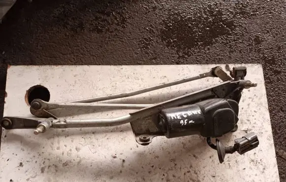Renault Megane I Front wiper linkage 