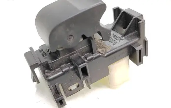Toyota RAV 4 (XA30) Electric window control switch 1928298 8292R60