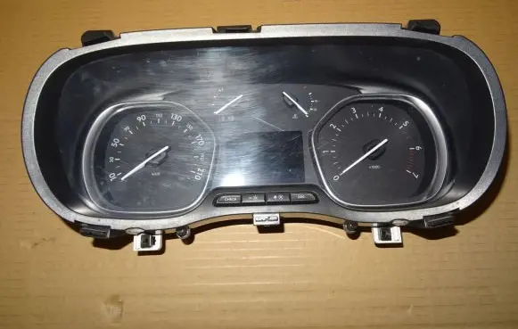 Peugeot Expert Speedometer (instrument cluster) 9822470680